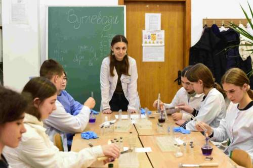 Підтримуємо мотивовану молодь: ХЛР долучився до роботи Школи юного біохіміка